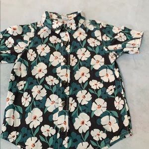 Boys, size 5T Old Navy button down shirt
